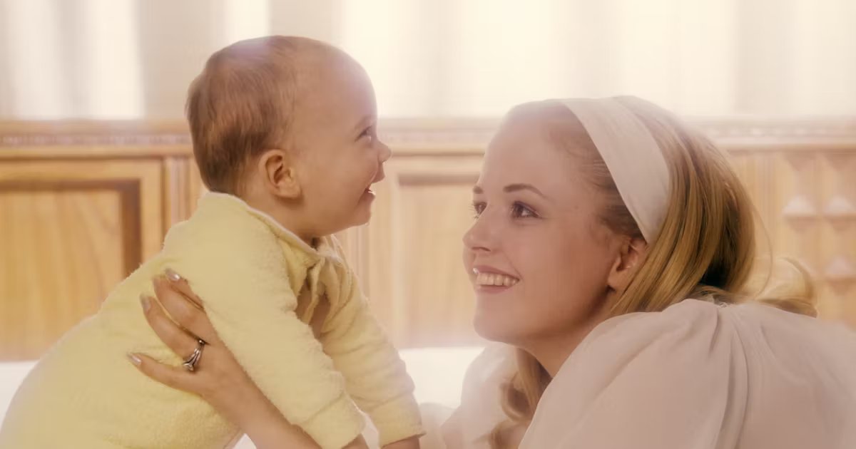 27 Retro Baby Names We Need To Bring Back, From Nancy & Roy To Dennis & Patricia