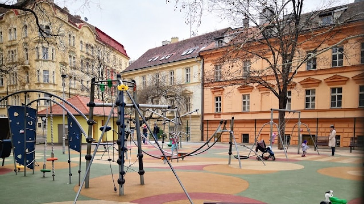 WHO Guide Urges Cities to Put Children at Center of Urban Design