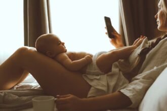 Caregiver smartphone use can affect a baby’s development. New parents should get more guidance