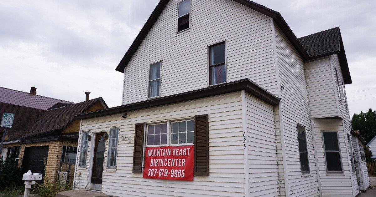 Wyoming House moves bill to help pregnancy, birth centers