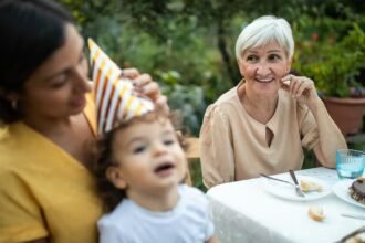 What To Say When Someone Comments On Your Parenting, According To Experts