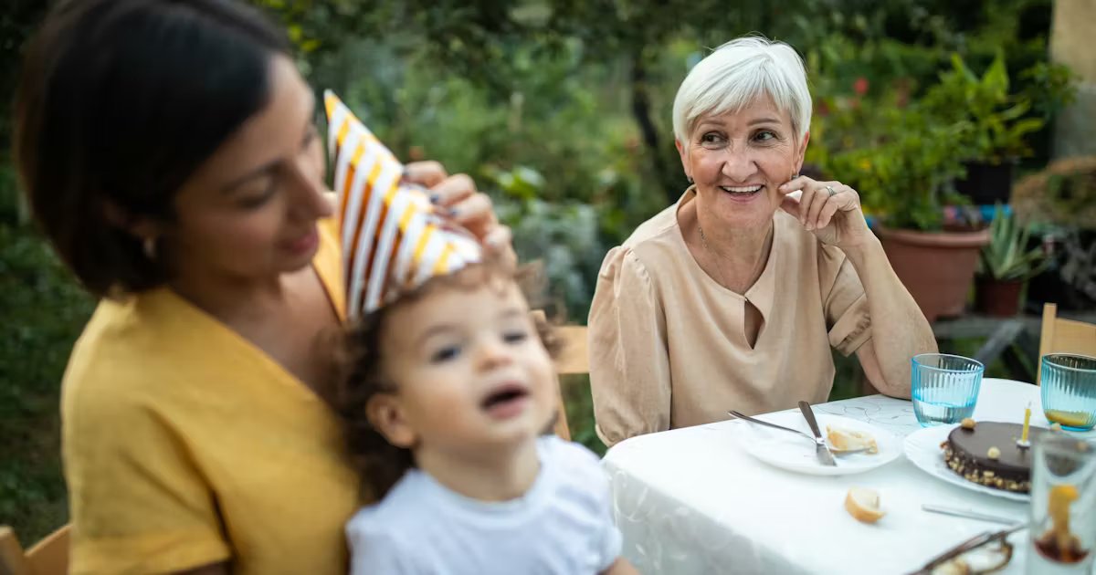 What To Say When Someone Comments On Your Parenting, According To Experts