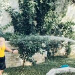 If You Want Your Kid To Have A '90s Summer, You Have To Be A '90s Summer Mom