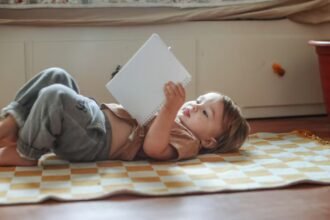 33 Artsy Boy Names That Sound Like They'll Grow Up To Own A Bookstore