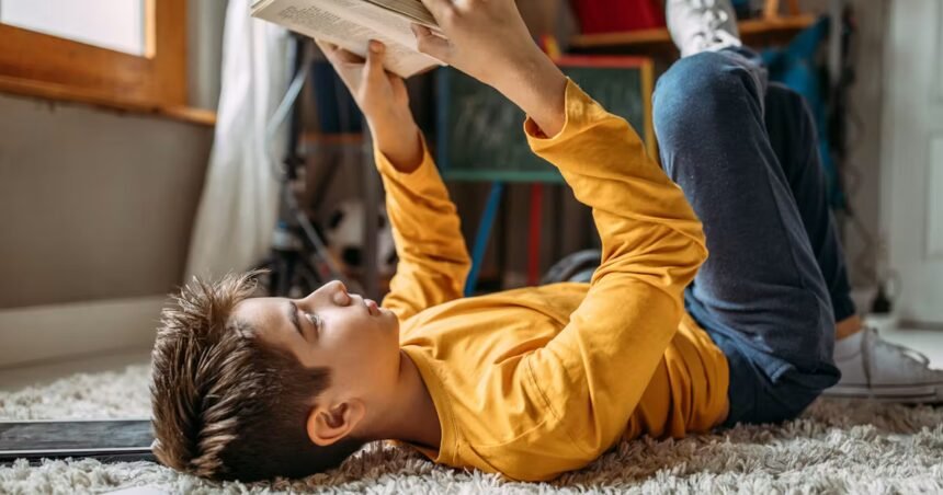 A Mom Asked Reddit How To Get Their Kid To Like Reading & Got So Many Good Tips