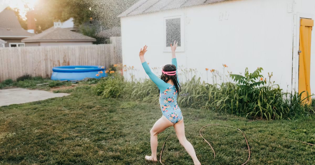 How Early Is "Too Early" For Kids To Play Outside? Reddit Post Sparks Debate