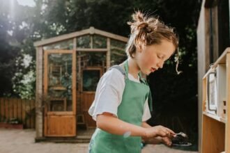 What Age Can Kids Play Outside Alone? An Expert Weighs In